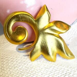 Vintage Gold Tone Sculptural Leaf Brooch